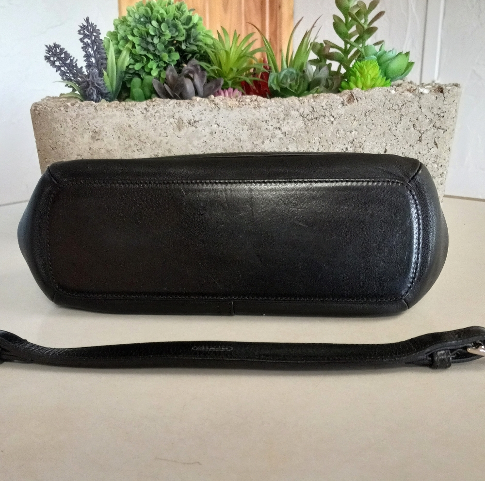 Coach Vintage, Kisslock Frame Satchel, all Black Smooth Leather. - Picture 7 of 9